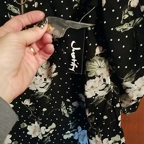 Jr Top - Picture 3 of 4